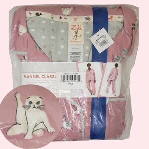 Munki Munki Pajama Pink (Sassy Cats)  NWT Taylor Swift Cat Large